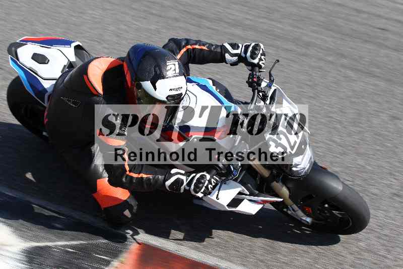 /44 09.08.2025 Plüss Moto Sport ADR/Freies Fahren/327